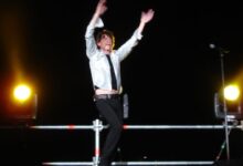 Мик Джаггер обращается к публике на сербском на концерте Rolling Stones на пляже Яз в Будве 2007