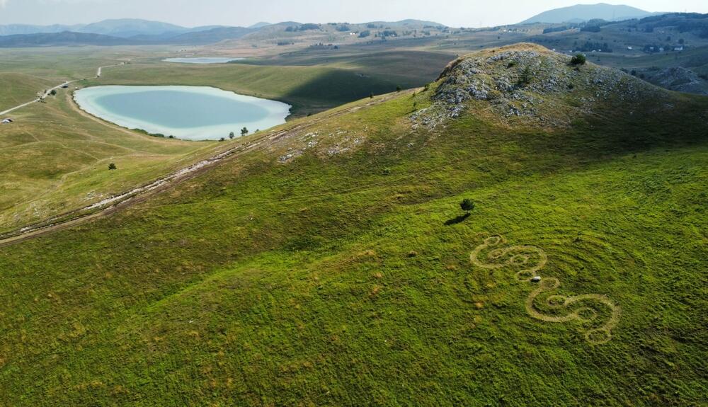 Пейзажи Дурмитора и травяные пиктограммы Wild Beauty Art